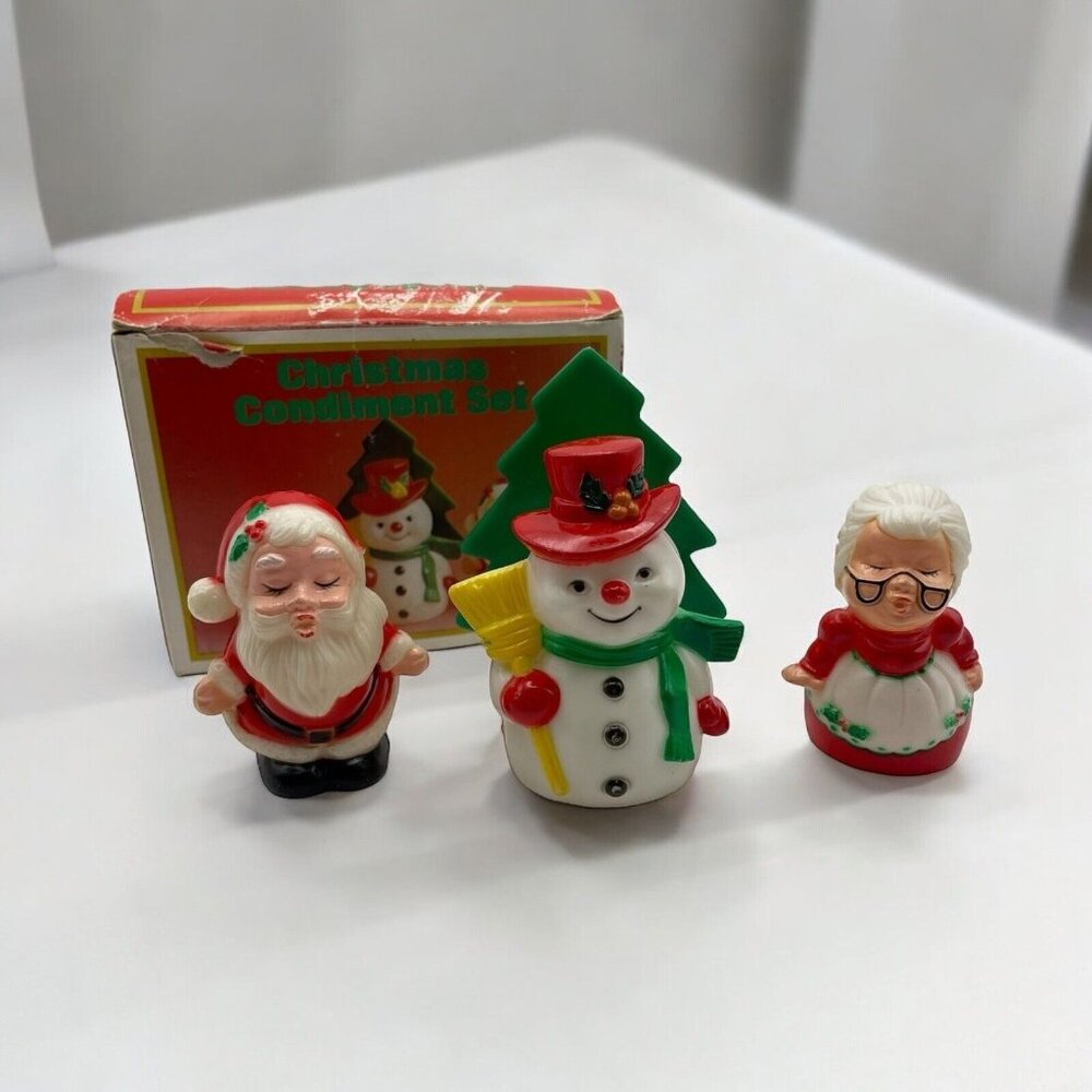 RARE VTG Santa Mrs Claus Snowman‎ Salt And Pepper Shakers Napkin Holder Set JSNY